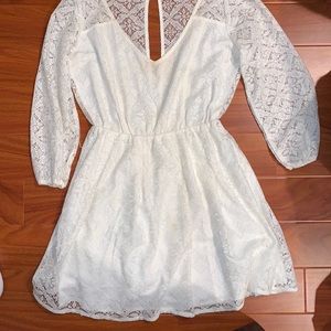 HOLLISTER off white lace dress